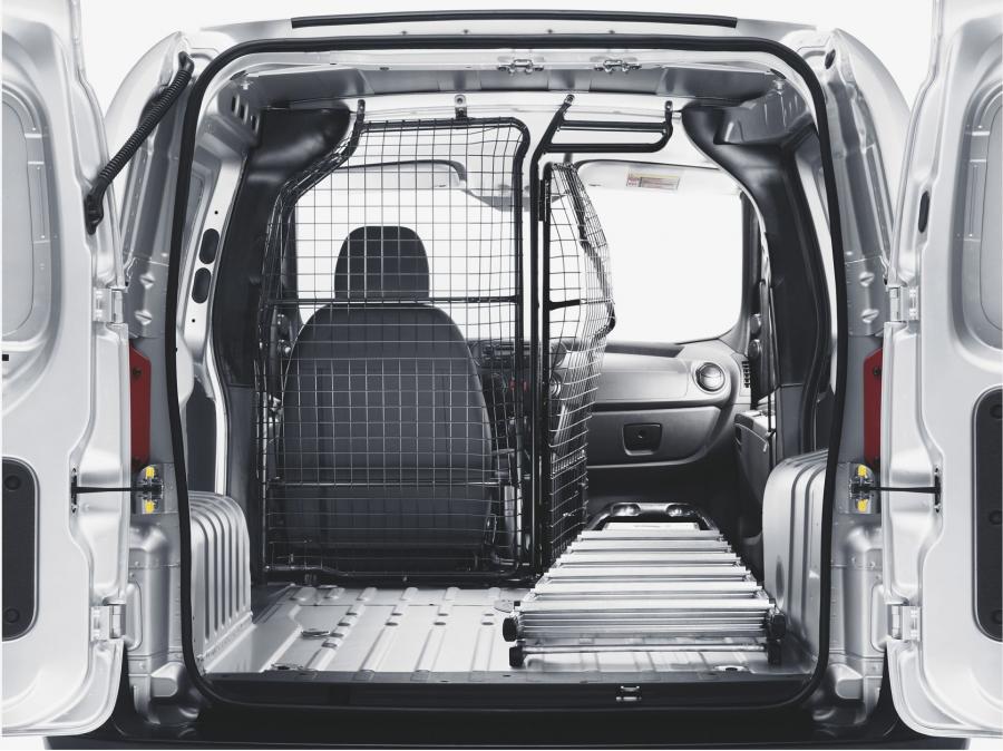  Peugeot Bipper 2008 года  (фото 34 из 93)